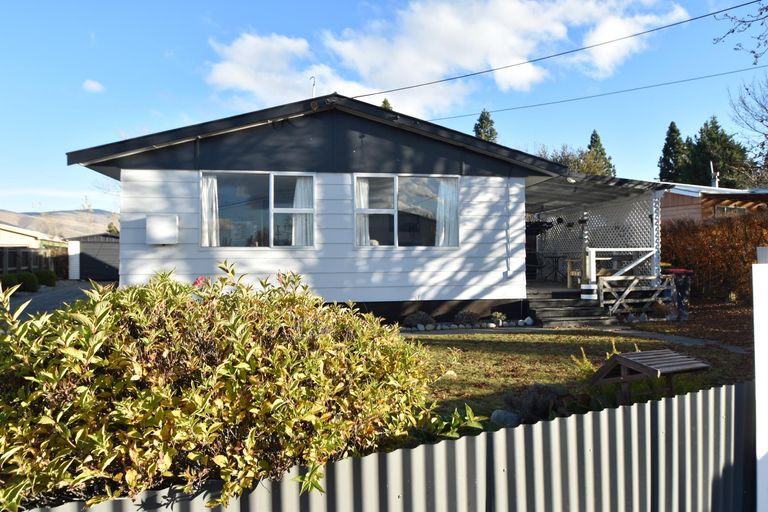 Photo of property in 42 Omahau Crescent, Twizel, 7901