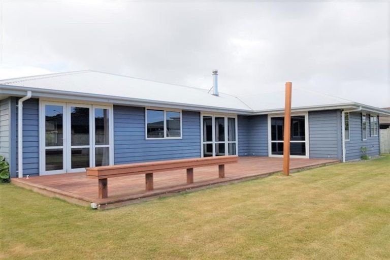 Photo of property in 4 Rawiri Drive, Bell Block, New Plymouth, 4312