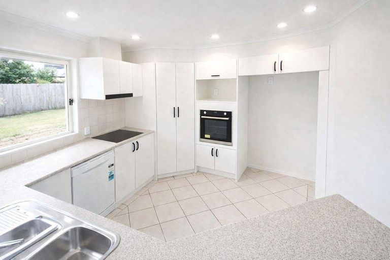 Photo of property in 52 Nicholas Road, Somerville, Auckland, 2014