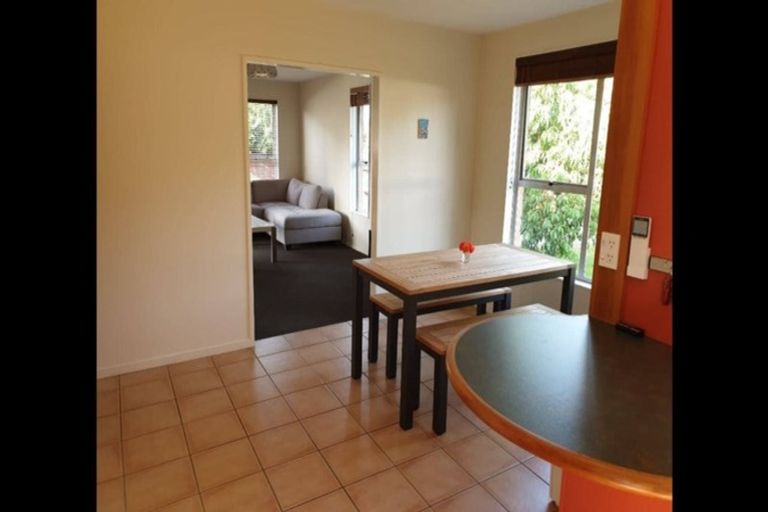 Photo of property in 64 Oakley Crescent, Hornby, Christchurch, 8042