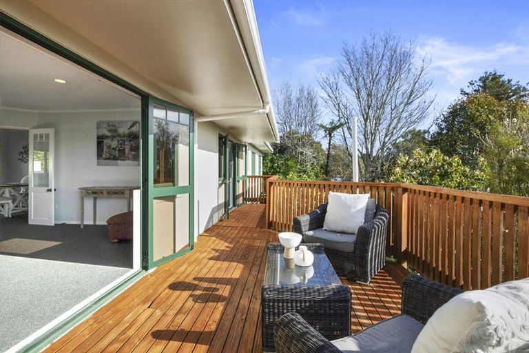 Photo of property in 6 Pararewa Drive, Whalers Gate, New Plymouth, 4310