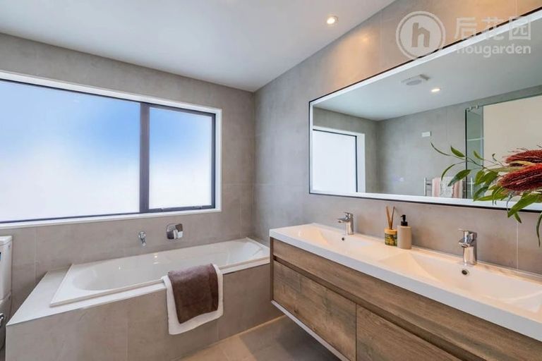 Photo of property in 30 Colliston Rise, Pinehill, Auckland, 0632