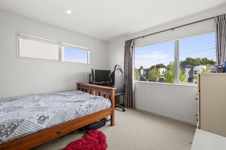 Photo of property in 11 Longueval Lane, Broomfield, Christchurch, 8042