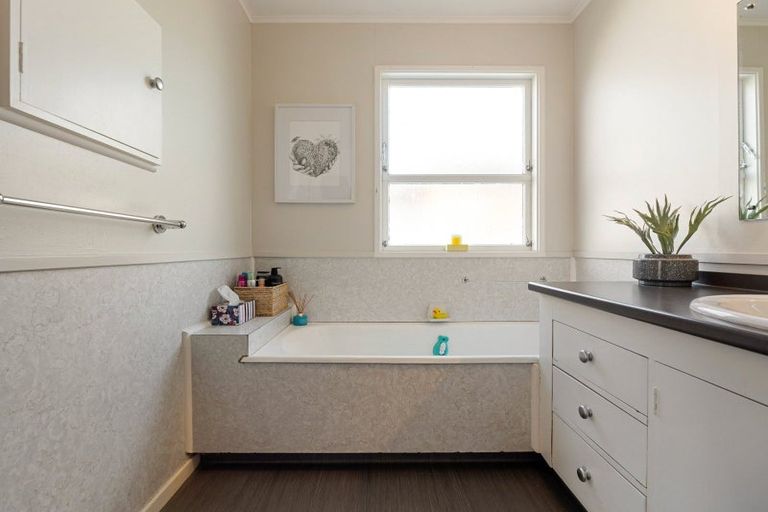 Photo of property in 107 Newcastle Road, Dinsdale, Hamilton, 3204