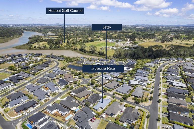 Photo of property in 5 Jessie Rise, Riverhead, 0820