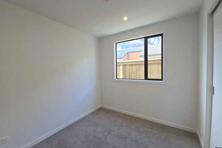 Photo of property in 13 Goldfinch Drive, Jacks Point, 9371