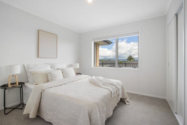 Photo of property in 17 Te Kaka Place, Omokoroa, 3114