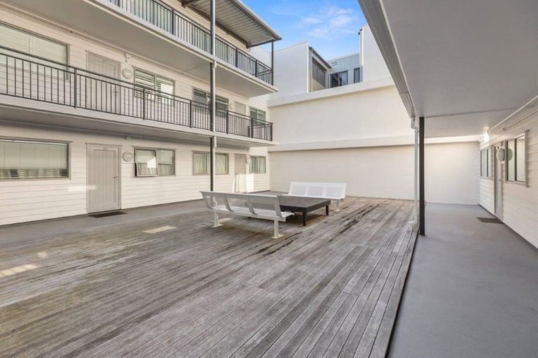 Photo of property in 304/277 Maunganui Road, Mount Maunganui, 3116