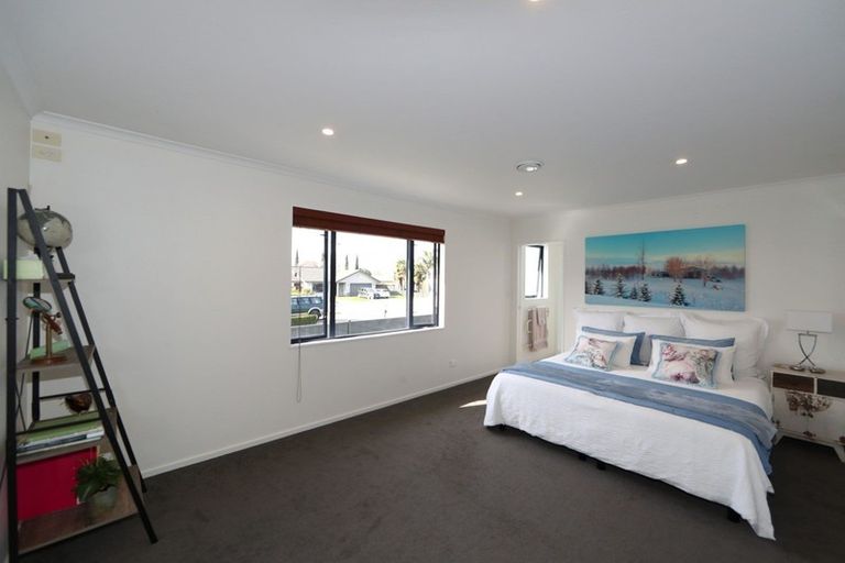 Photo of property in 83 Ferry Road, Clive, 4102