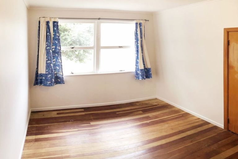Photo of property in 86 Harrington Road, Henderson, Auckland, 0610
