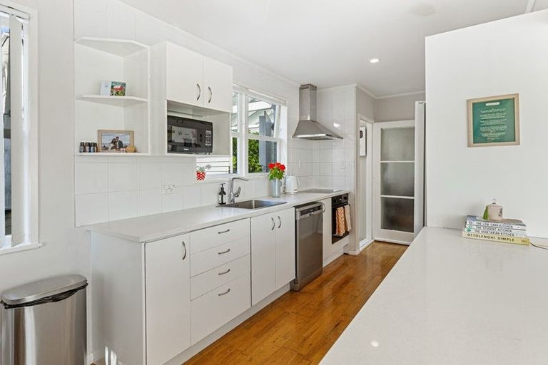 Photo of property in 39 Keegan Drive, Massey, Auckland, 0614