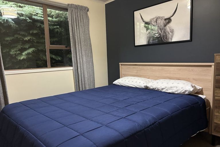 Photo of property in 1/12 Gradwell Place, Two Mile Bay, Taupo, 3330