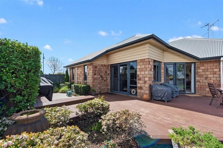 Photo of property in 24 Portobello Way, Huntington, Hamilton, 3210