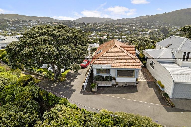Photo of property in 26 Harbour View Road, Northland, Wellington, 6012