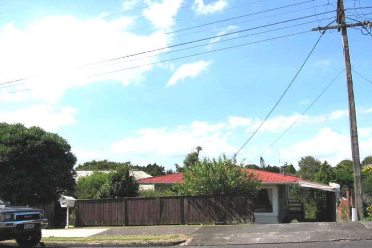Photo of property in 11 Mason Street, New Lynn, Auckland, 0600