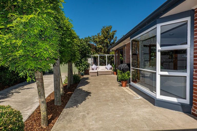 Photo of property in 44 Sevenoaks Drive, Bryndwr, Christchurch, 8053