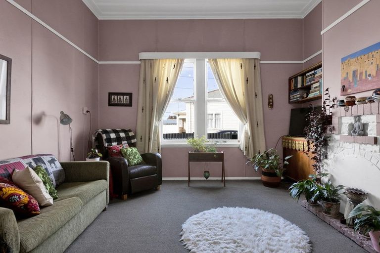 Photo of property in 49 Egmont Street, Hawera, 4610