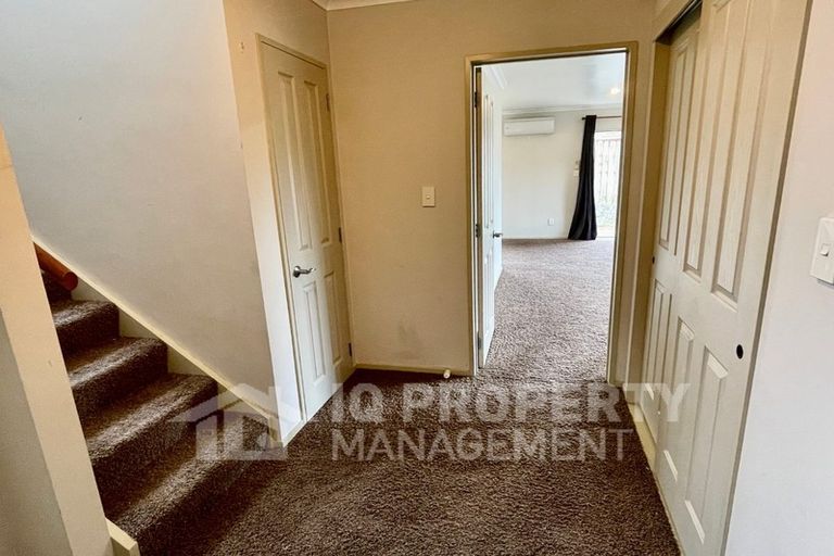 Photo of property in 35 Peninsula Road, Mangere, Auckland, 2022
