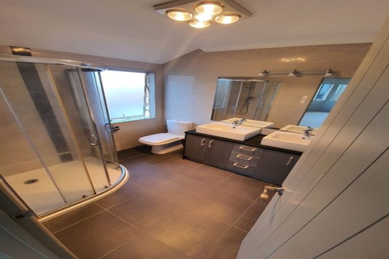 Photo of property in 22 Kestev Drive, Flat Bush, Auckland, 2016