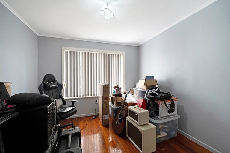 Photo of property in 27 Kohekohe Street, New Lynn, Auckland, 0600