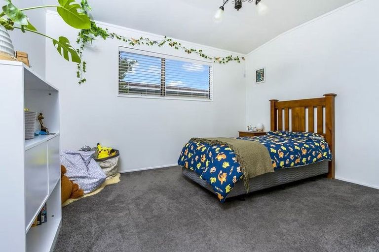 Photo of property in 1/31 Sunnyfield Crescent, Glenfield, Auckland, 0629
