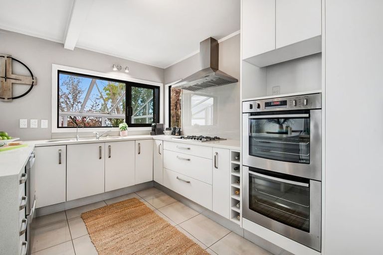 Photo of property in 1/6 Duncansby Road, Stanmore Bay, Whangaparaoa, 0932