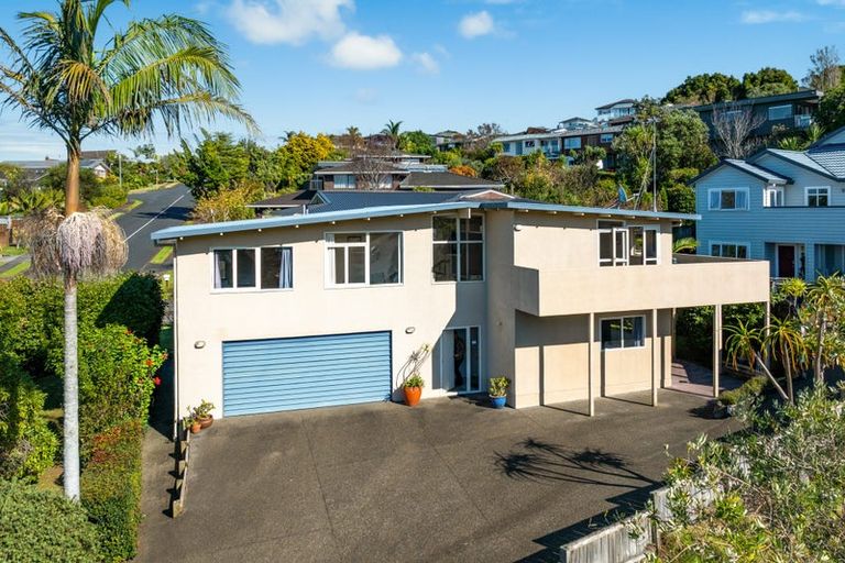 Photo of property in 1/1 Jeanette Place, Mairangi Bay, Auckland, 0630
