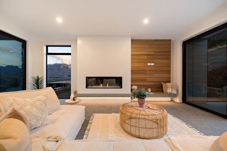 Photo of property in 6 Florence Close, Queenstown Hill, Queenstown, 9300