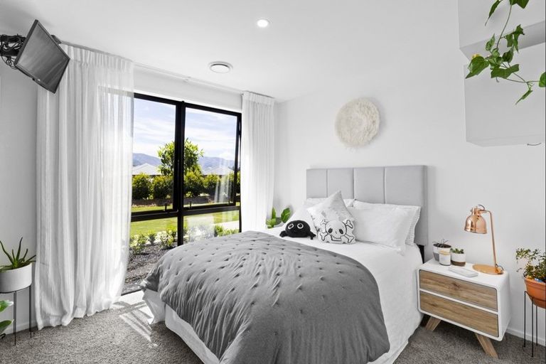 Photo of property in 44 Judge And Jury Drive, Lake Hayes, Queenstown, 9304