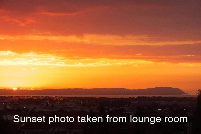 Photo of property in 12 Astelia Place, Goodwood Heights, Auckland, 2105