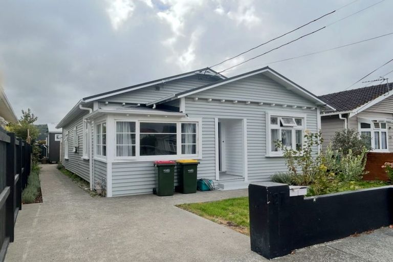 Photo of property in 27 Ava Street, Petone, Lower Hutt, 5012