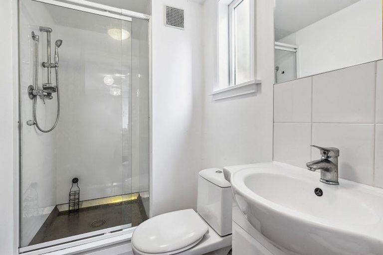 Photo of property in 36 Homewood Avenue, Karori, Wellington, 6012