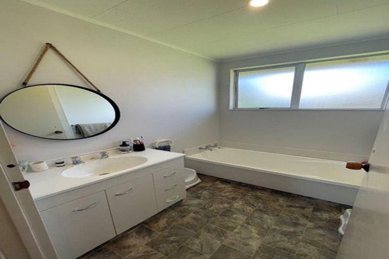 Photo of property in 13 Tawari Street, Inglewood, 4330