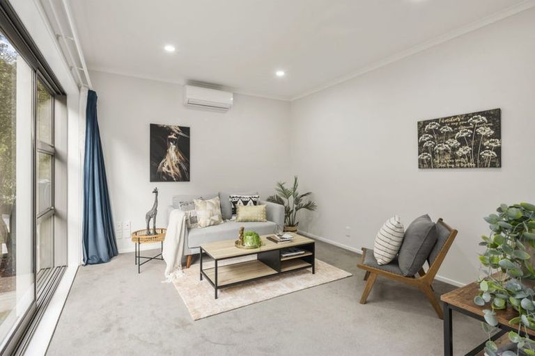 Photo of property in 31 Cresswell Place, Johnsonville, Wellington, 6037