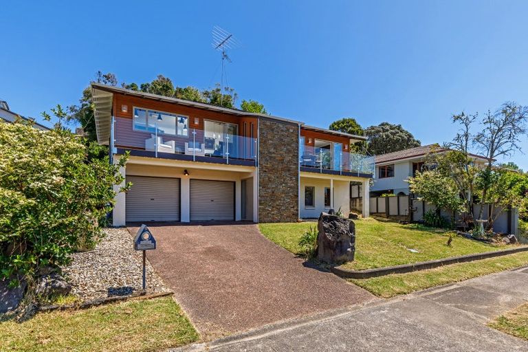 Photo of property in 9 Robin Lane, Browns Bay, Auckland, 0630