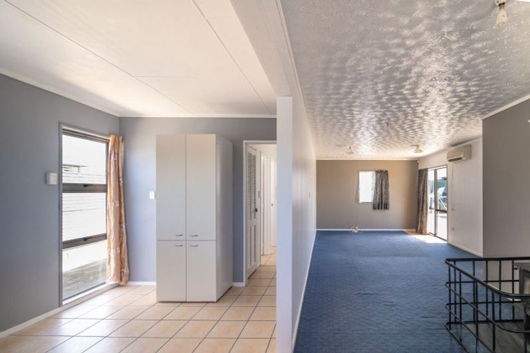 Photo of property in 247 Flaxmere Avenue, Flaxmere, Hastings, 4120
