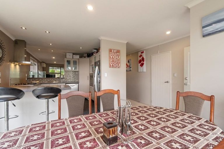 Photo of property in 33 The Track, Takanini, 2112