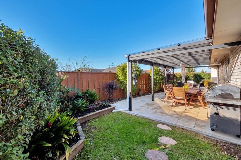 Photo of property in 15 Russett Grove, Henderson, Auckland, 0612