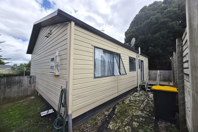 Photo of property in 344 Roscommon Road, Clendon Park, Auckland, 2103