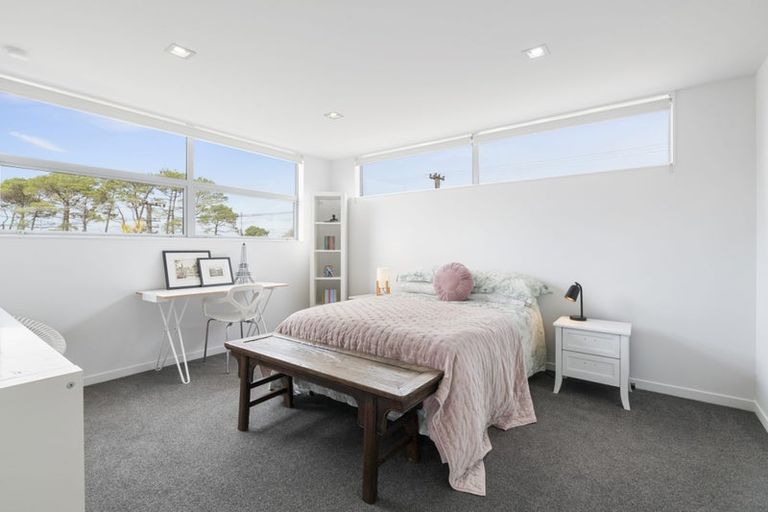 Photo of property in 1/129 Kowhai Road, Mairangi Bay, Auckland, 0630