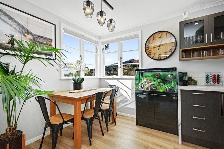 Photo of property in 322a Main Road, Tawa, Wellington, 5028