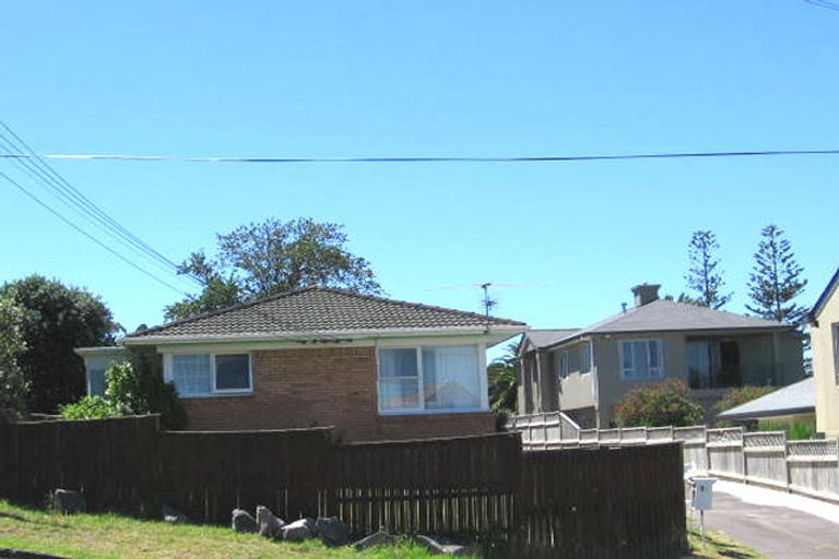 Photo of property in 4/21 East Coast Road, Milford, Auckland, 0620