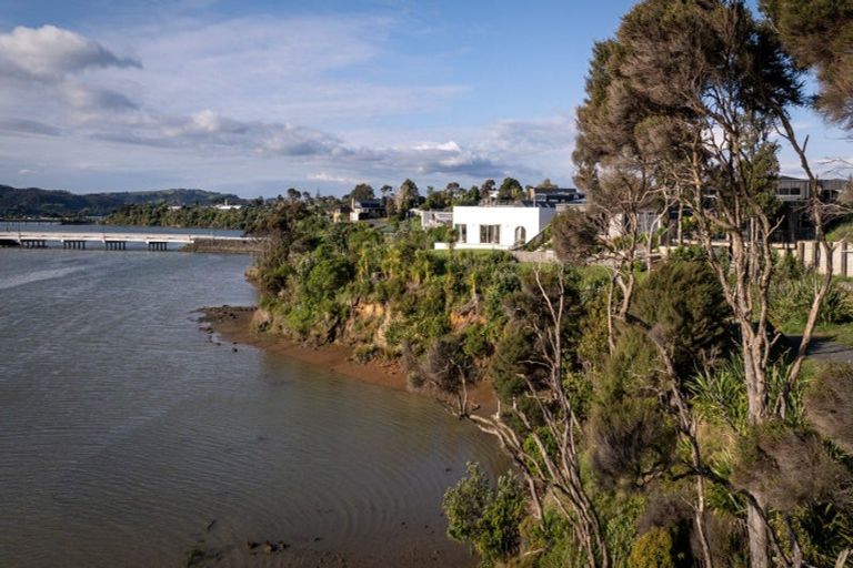 Photo of property in 16 Rangitahi Road, Raglan, 3225