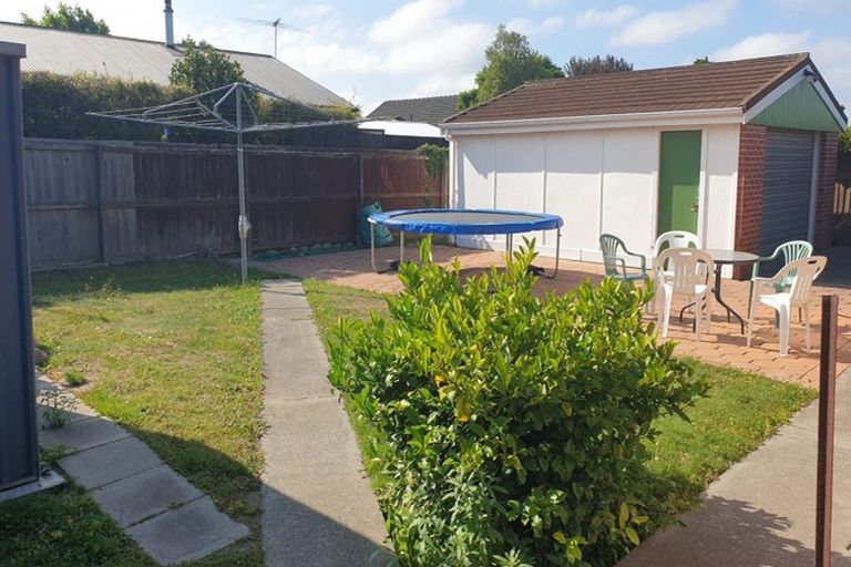 Photo of property in 70 Toorak Avenue, Avonhead, Christchurch, 8042