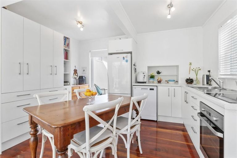 Photo of property in 27 Langton Road, Stanmore Bay, Whangaparaoa, 0932