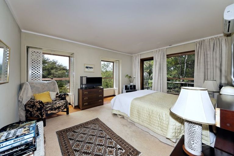 Photo of property in 11 Paturoa Road, Titirangi, Auckland, 0604