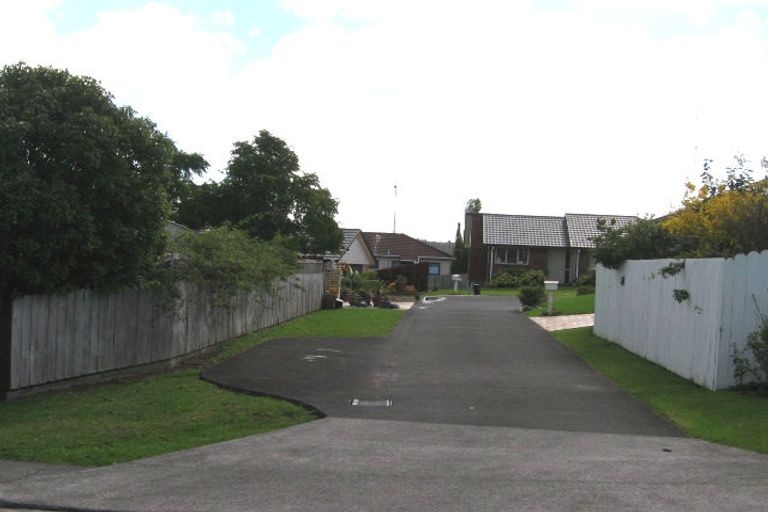 Photo of property in 76 Kingdale Road, Henderson, Auckland, 0610
