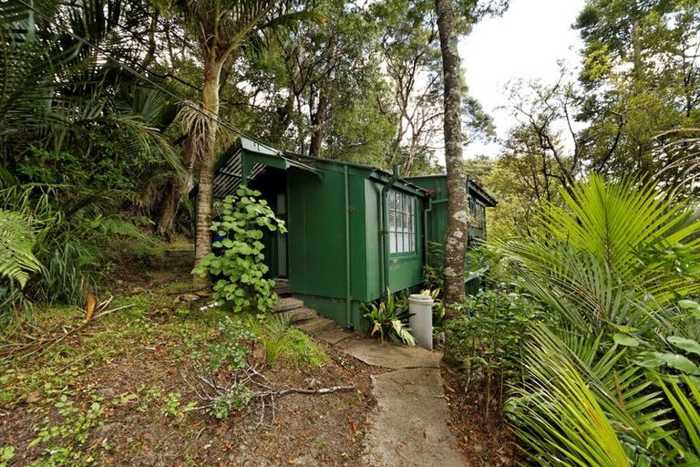 Photo of property in 11 Paturoa Road, Titirangi, Auckland, 0604