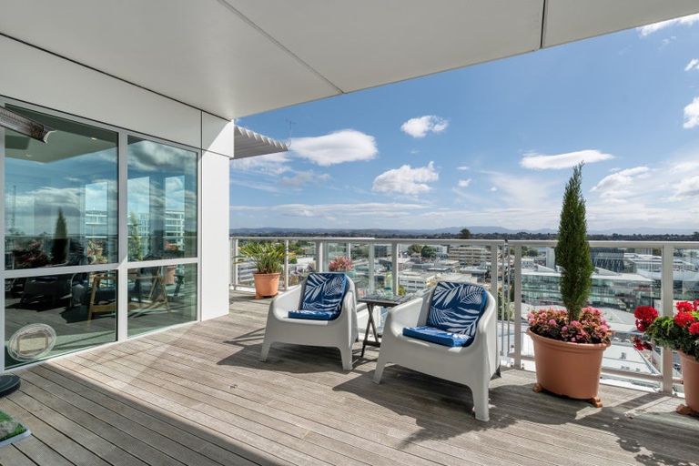 Photo of property in 15/72a Devonport Road, Tauranga, 3110