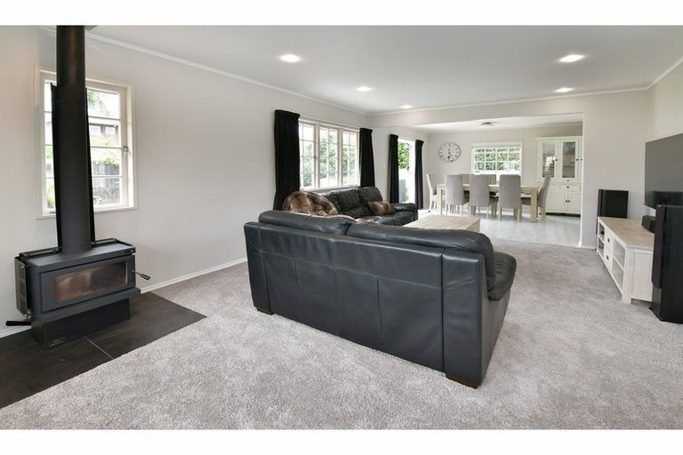 Photo of property in 11a Milton Road, Orewa, 0931